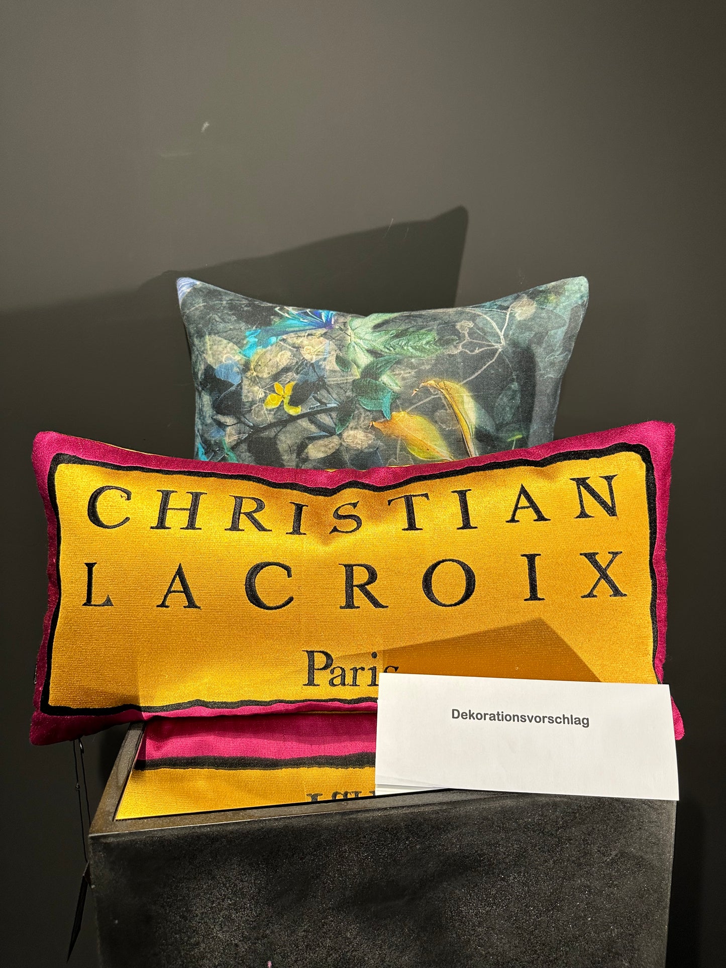 Christian Lacroix Paris  *Couture! Rose Torero* Kissen 30x60cm