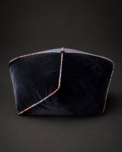 Handgearbeiteter Samt-Hocker mit Missoni-Keder